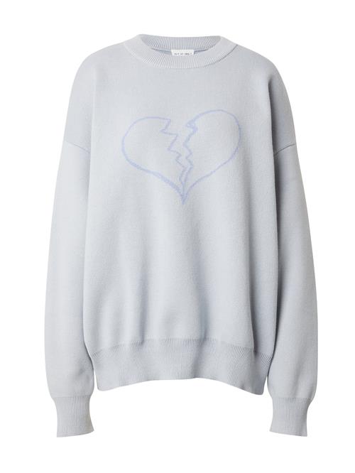 Se OUT OF ORBIT Pullover 'Ela'  lyseblå ved About You