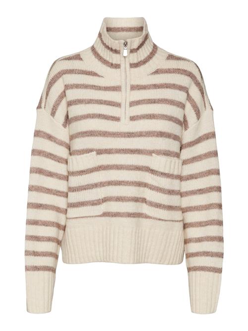 Se VERO MODA Pullover 'CARRY'  brun / uldhvid ved About You