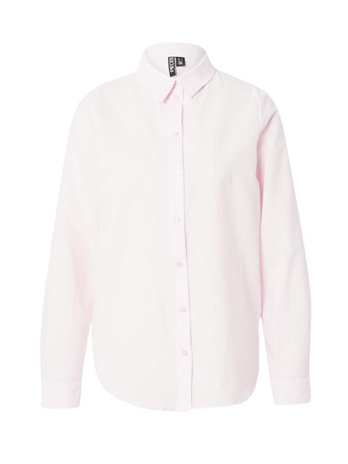 Se PIECES Bluse 'MARLY'  pastelpink / hvid ved About You