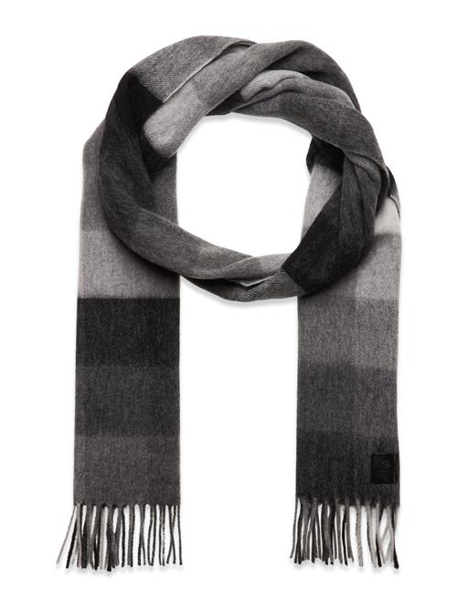 Se Amanda Christensen Scarf Amanda Christensen Black ved Booztlet