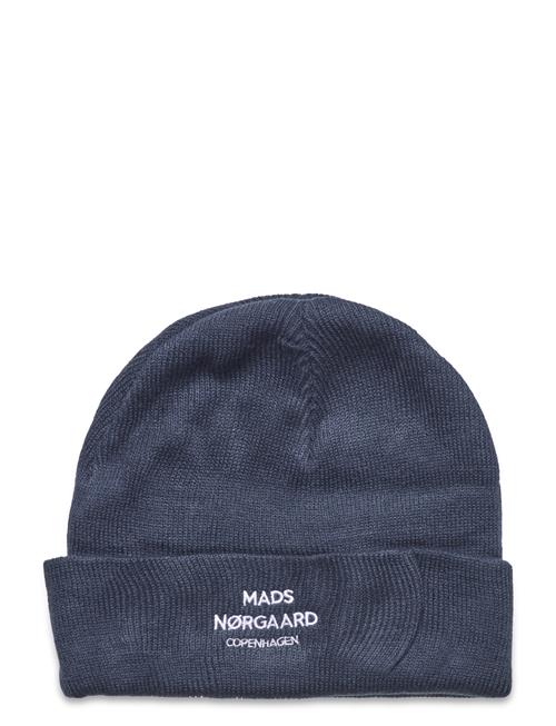 Se Mads Nørgaard Isak Logo Ambas Beanie Mads Nørgaard Blue ved Booztlet