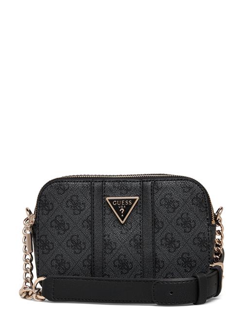 Se GUESS Noreen Camera Crossbody GUESS Black ved Booztlet