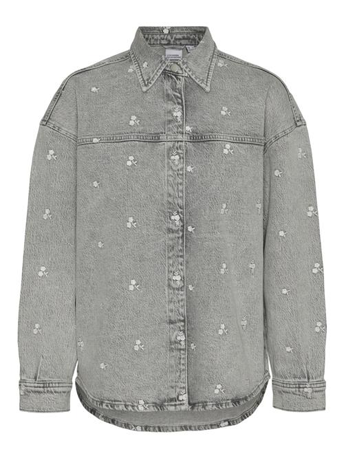 Se VERO MODA Bluse 'VMHayden'  grey denim / hvid ved About You