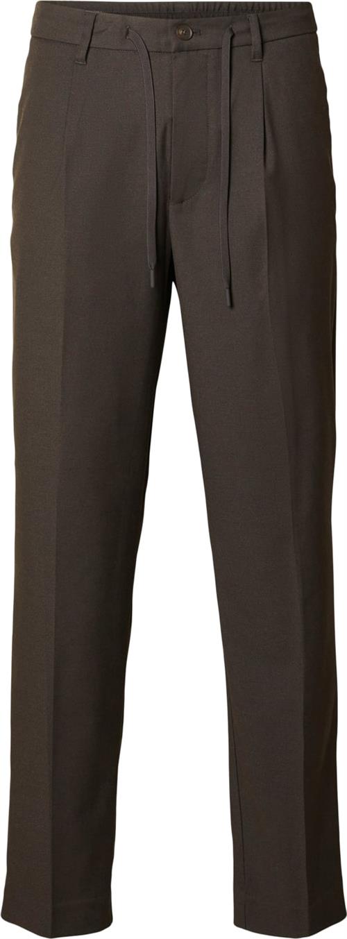 Se Selected Homme Slh190reg Tapered Leroy Pleat Pant Mand Chocolate Torte Chinos Str XL - hos Magasin ved Magasin