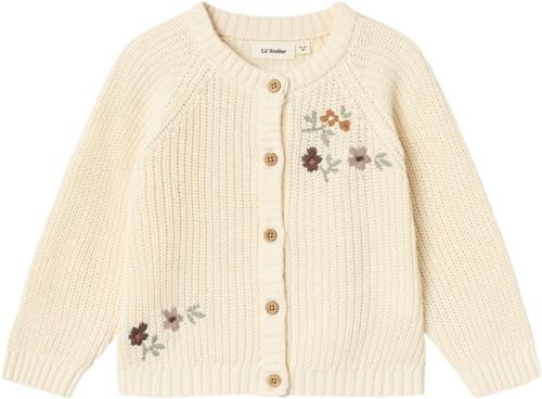 Se Lil' Atelier Nmfemlen EMB LS Knit Card LIL Str 92 - Birch Cardigans hos Magasin ved Magasin