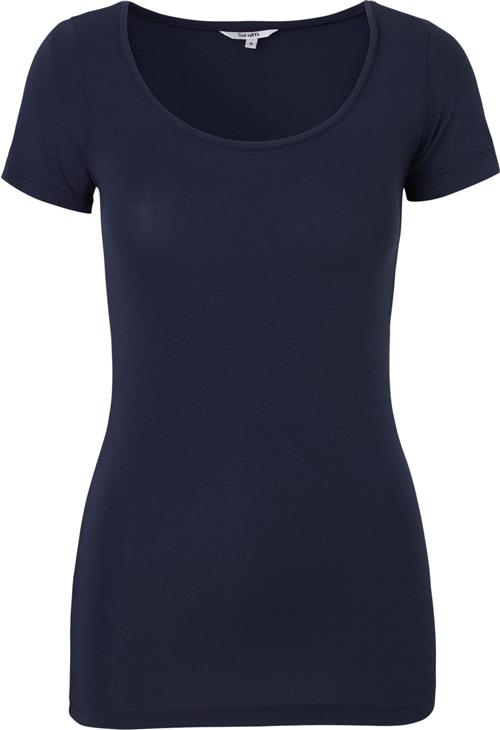 Se mbyM Siliana Tshirt Kvinde 368 Navy Blue Kortærmede T-shirts Str S - hos Magasin ved Magasin