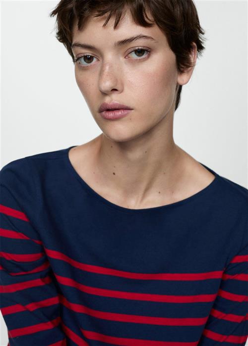 Se MANGO Striped Boatneck T-shirt Kvinde Navy Kortærmede T-shirts Str S - hos Magasin ved Magasin