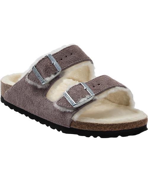 Se Birkenstock Arizona Shearling Leve Faded Purple LAF Kvinde Faded Purple Flade Sandaler Str 40 - hos Magasin ved Magasin