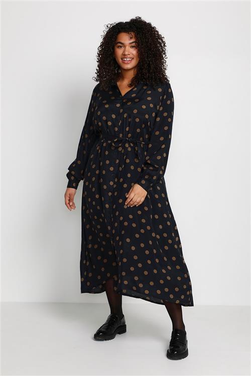 Kaffe Curve Kcolivia Dress Kvinde Black With Mustang Dot Maxi Kjoler Str 48 - hos Magasin