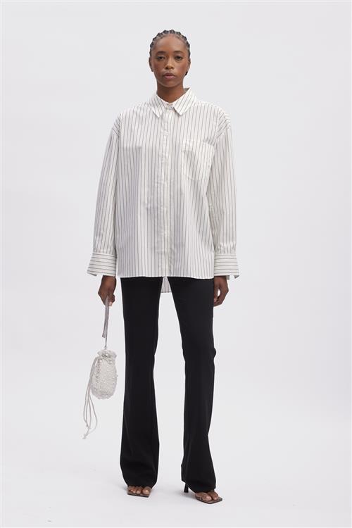 Se Gestuz Noellegz Shirt Noos Kvinde White Pinstripe Langærmede Skjorter Str 38 - hos Magasin ved Magasin