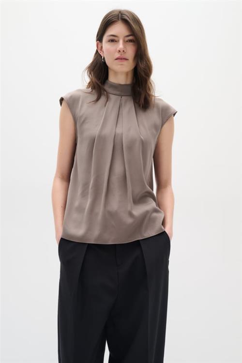 Se InWear Nixieiw Top Kvinde Sandy Grey Kortærmede Bluser Regular Fit Str 42 - hos Magasin ved Magasin