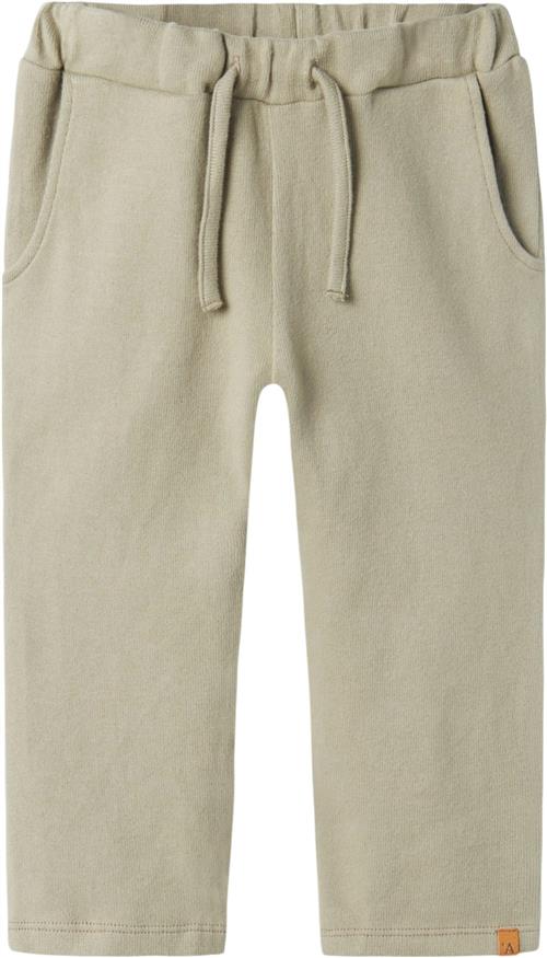 Lil' Atelier Nmmthoro REG Pant LIL Str 104 - Seagrass Bukser hos Magasin