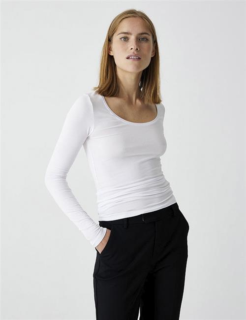 Se mbyM Anna top Kvinde 888 Optical White Langærmede T-shirts Str XL - Elastan hos Magasin ved Magasin