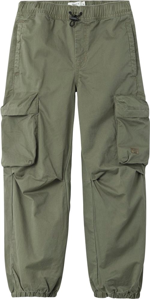 Name It Nkmben R Parachute TWI Pant 1900tf Str 116 - Dusty Olive Bukser hos Magasin