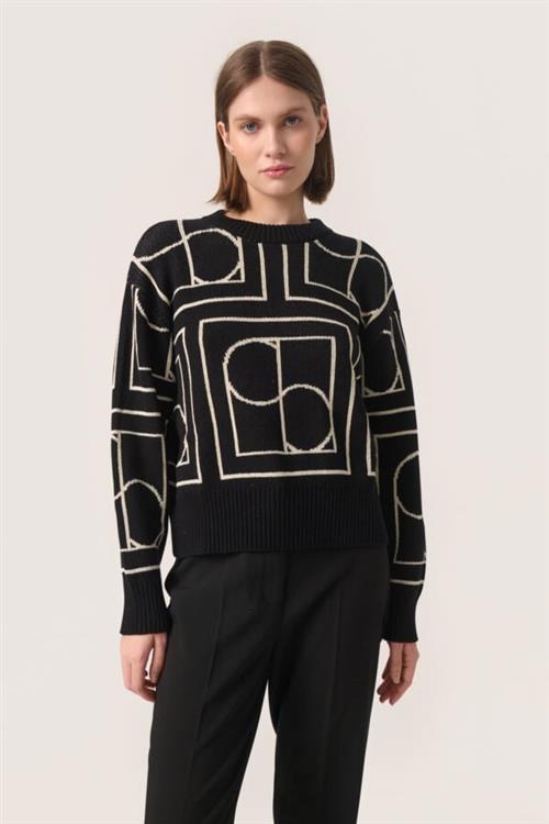 Se Soaked in Luxury Slcabba Pullover LS Kvinde Black W. Sandshell Monogram Sweaters Str S - hos Magasin ved Magasin