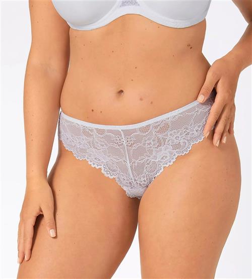 Se Triumph Tempting Lace Brazilian String Brazilian Str L - hos Magasin ved Magasin