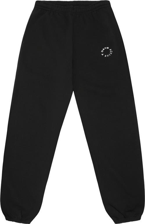 Se 7 Days Active Organic Regular Sweatpants Kvinde 001 Black Sweatpants Str XS - hos Magasin ved Magasin