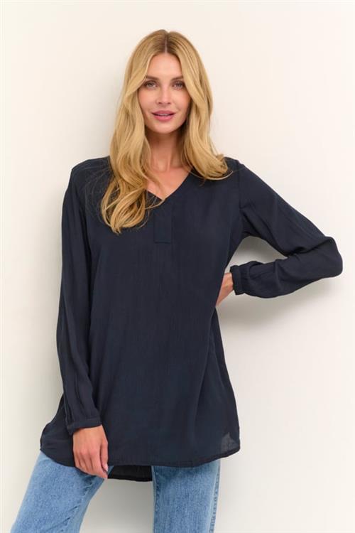 Se Kaffe Amber Vneck Tunic Kvinde Midnight Marine Tunikaer Regular Fit Str 46 - hos Magasin ved Magasin