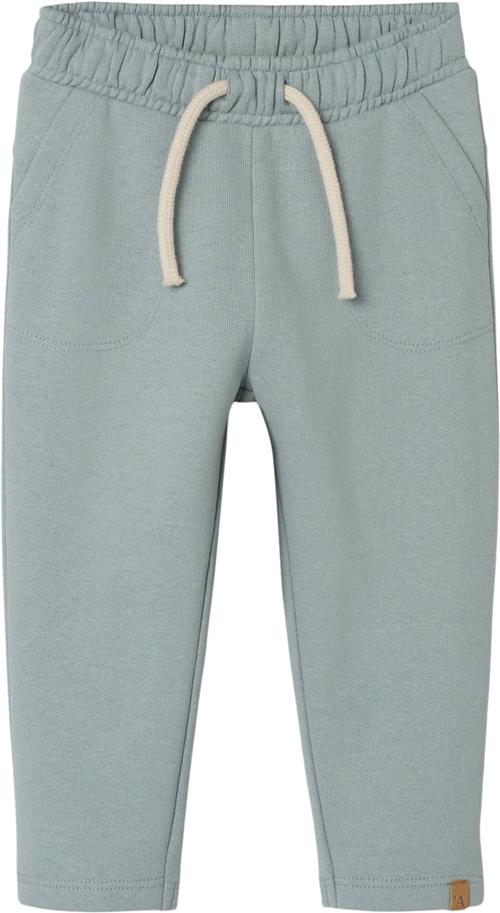 Se Lil' Atelier Nbmjobo Nreg Sweat Pant BRU LIL Str 74 - Abyss Bukser Bomuld hos Magasin ved Magasin