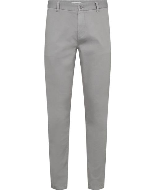 Se Magasin du Nord Collection Magasin Medley Chino Organic Gots Mand Ultimate Gray Chinos Regular Fit Str 36/32 Bomuld ved Magasin