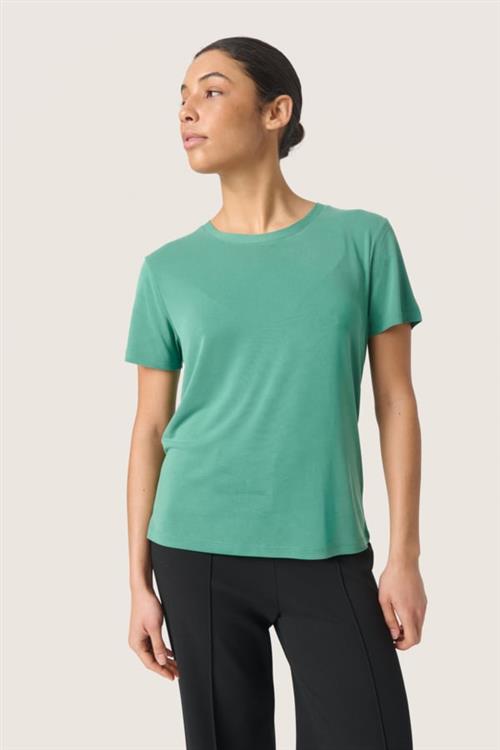 Se Soaked in Luxury Slcolumbine Crewneck T-shirt SS Kvinde Pine Green Kortærmede T-shirts Regular Fit Str S - hos Magasin ved Magasin