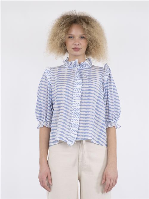 Neo Noir Chacha Graphic Blouse Kvinde Light Blue Kortærmede Bluser Str 38 - Viskose hos Magasin