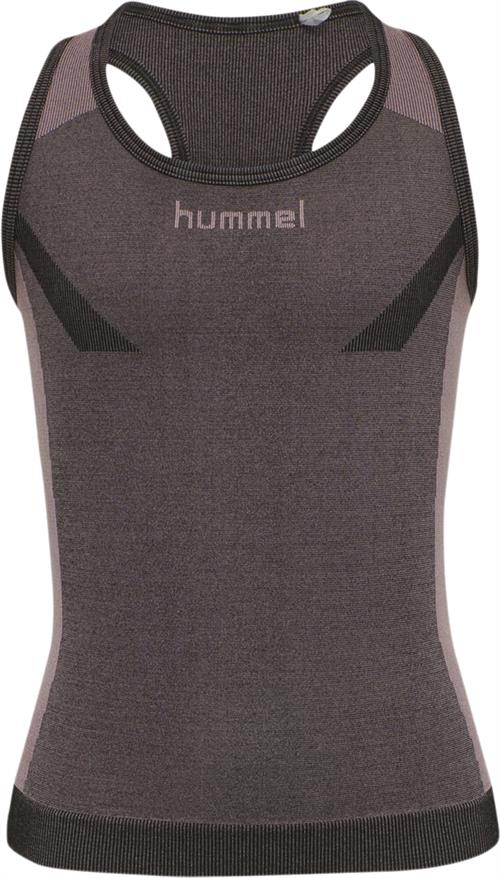 Se Hummel Spin Seamless Træningstop 122-128 - Tanktoppe hos Magasin ved Magasin