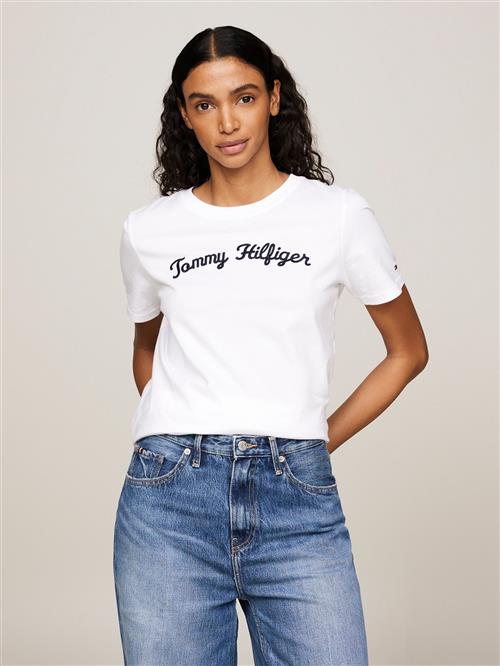 Se Tommy Hilfiger REG Script CNK SS Kvinde White Kortærmede T-shirts Str XL - hos Magasin ved Magasin