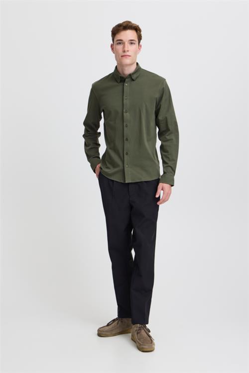 Casual Friday Cfmarc Performance Pants With Pleat Mand Black Beauty Chinos Relaxed Fit Str 31/32 - hos Magasin