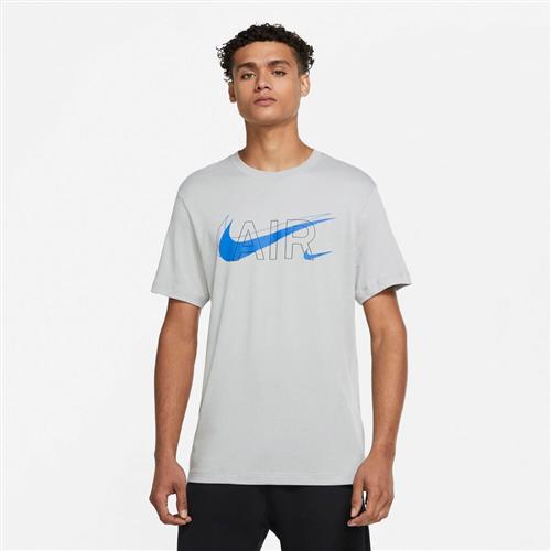 Se Nike Sportswear T Shirt L - Sweatshirts hos Magasin ved Magasin