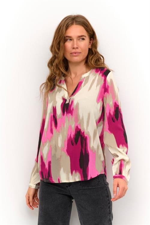 Se Kaffe Kabeathe Blouse Kvinde Pink Abstract Print Langærmede Bluser Str 34 - hos Magasin ved Magasin