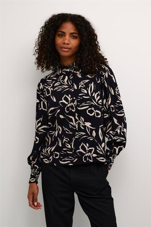 Kaffe Kaforrest Shirt Kvinde Black/sand Painted Flower Skjorter Str 46 - hos Magasin