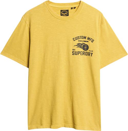 Se Superdry Lofi Biker Graphic Loose TEE Mand Pigment Yellow Kortærmede T-shirts Str M - Bomuld hos Magasin ved Magasin