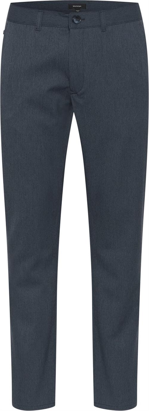 Se Matinique Mapristu Mand Oxford Blue Melange Chinos Regular Fit Str W30 / L34 - hos Magasin ved Magasin