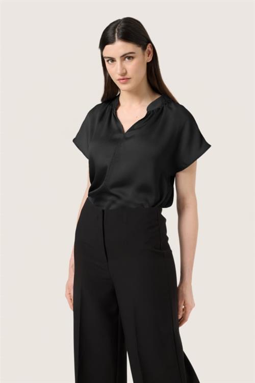 Soaked in Luxury Slparis Top Kvinde Black Kortærmede Bluser Classic Fit Str XS - hos Magasin