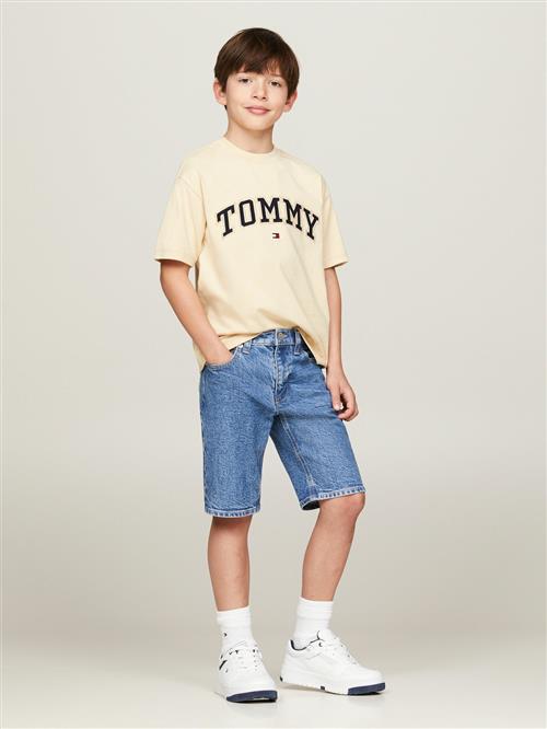 Tommy Hilfiger Varsity Embroidery TEE SS Str 12 år / 152 cm - Country Ivory Kortærmede T-shirts hos Magasin