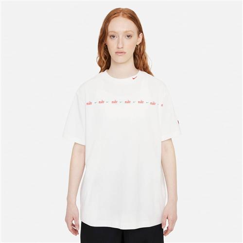 Nike Sportswear Swoosh T Shirt XS - Trænings T-shirts hos Magasin