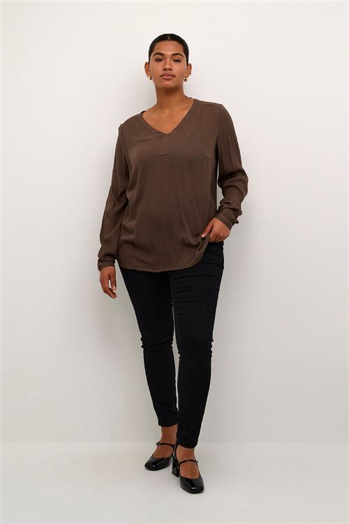 Se Kaffe Curve Kcami LS Blouse Kvinde Major Brown Langærmede Bluser Str 46 - hos Magasin ved Magasin