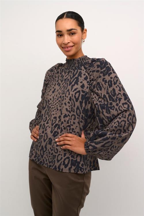 Se Kaffe Kajemma Blouse Kvinde Major Brown/black Leopard Langærmede Bluser Str 44 - hos Magasin ved Magasin