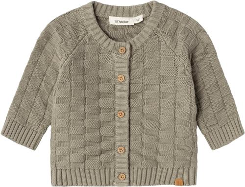 Se Lil' Atelier Nbmlarson LS Knit Card LIL Str 62 - Laurel Oak Cardigans hos Magasin ved Magasin