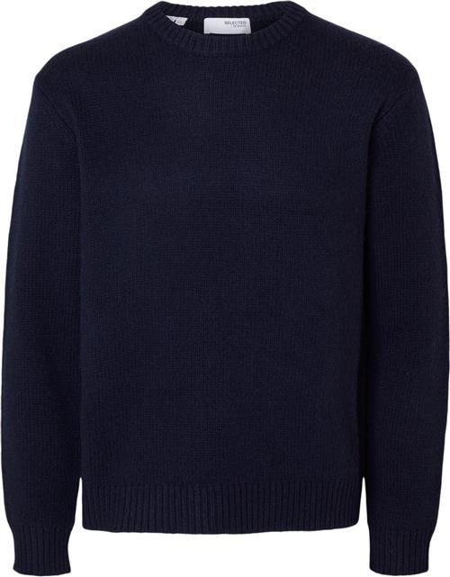 Se Selected Homme Slhcody LS Knit Relaxed Crew Neck N Mand Sky Captain Sweaters Str S - hos Magasin ved Magasin