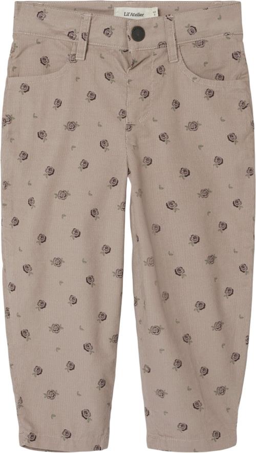 Lil' Atelier Nmfbella Shap Nola Cord Pant 8260m Str 92 - Gray Morn/floral Bukser hos Magasin