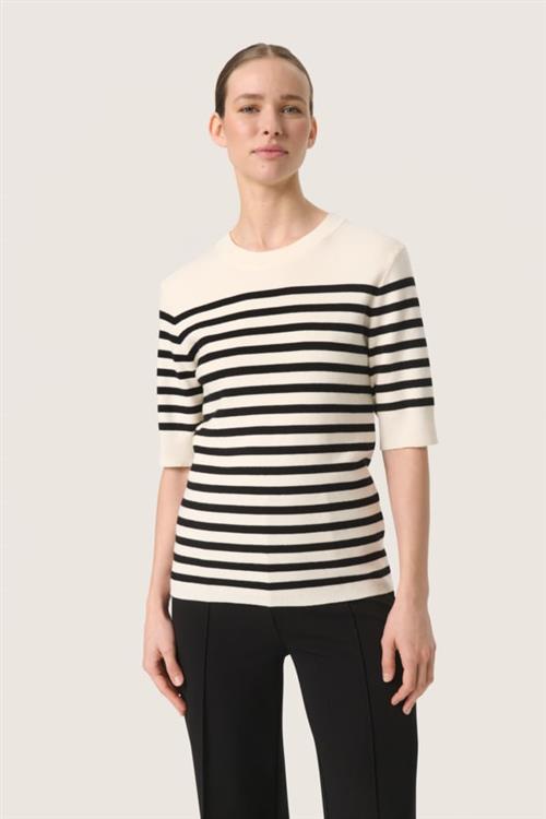 Soaked in Luxury Slpina Striped Tee Kvinde White With Black Stripe Kortærmet Strik Regular Fit Str XS - hos Magasin