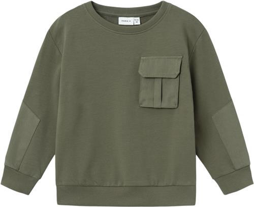 Se Name It Nmmneil Nreg Sweat BRU Str 104 - Tea Leaf Sweatshirts hos Magasin ved Magasin