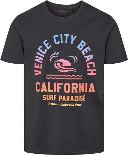 Se Firefly Cal Tshirt XL - T-shirts hos Magasin ved Magasin