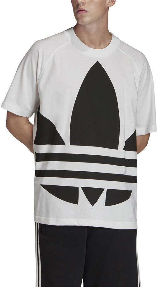 Se adidas Big Trefoil Boxy Tshirt L - T-shirts hos Magasin ved Magasin