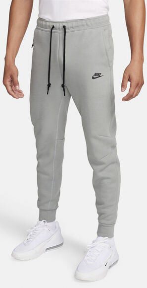 Se Nike Tech Fleece Bukser S - Træningsbukser hos Magasin ved Magasin