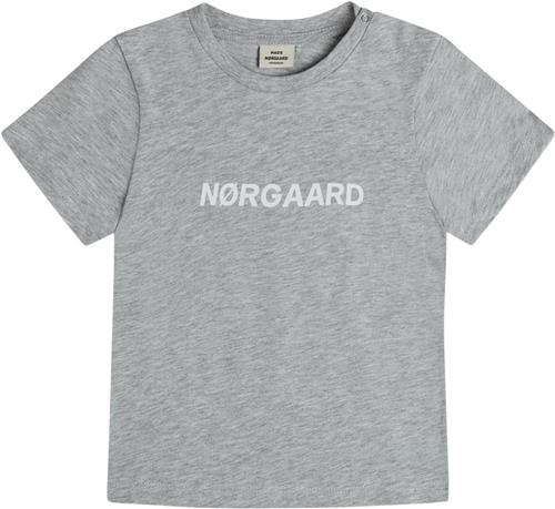 Se Mads Nørgaard - Copenhagen Single Favorite Taurus Str 104 - Grå Kortærmede T-shirts Bomuld hos Magasin ved Magasin