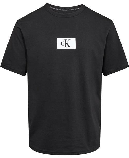 Se Calvin Klein Crew Neck Short Sleeve Tshirt Mand Ub1 Kortærmede T-shirts Str L - Bomuld hos Magasin ved Magasin