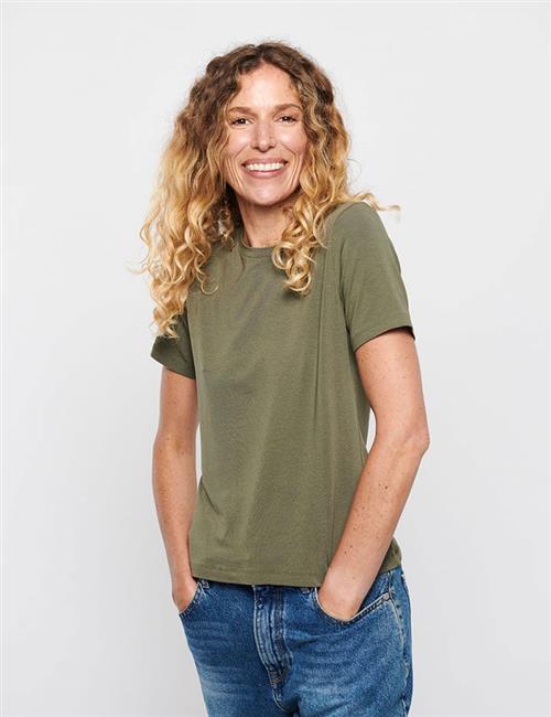 mbyM Juliem Kvinde Dusty Olive Kortærmede T-shirts Str L - hos Magasin